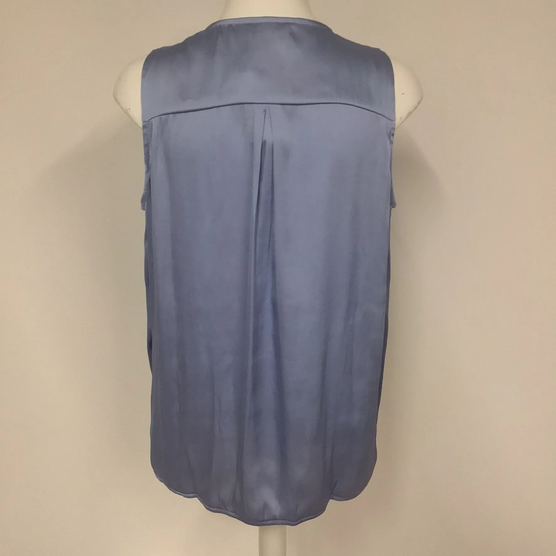 BNWT H&M Mama Nursing Blue Sleeveless V Neck Blouse Size L