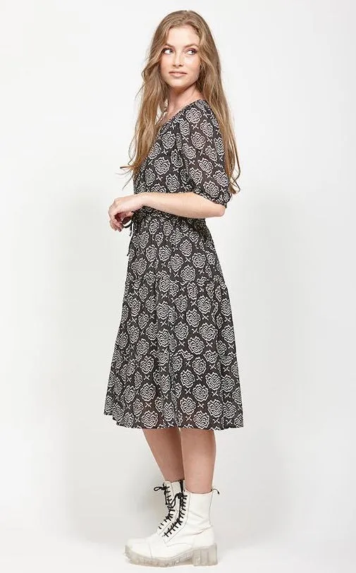 Hidden Black Print SS Midi Dress