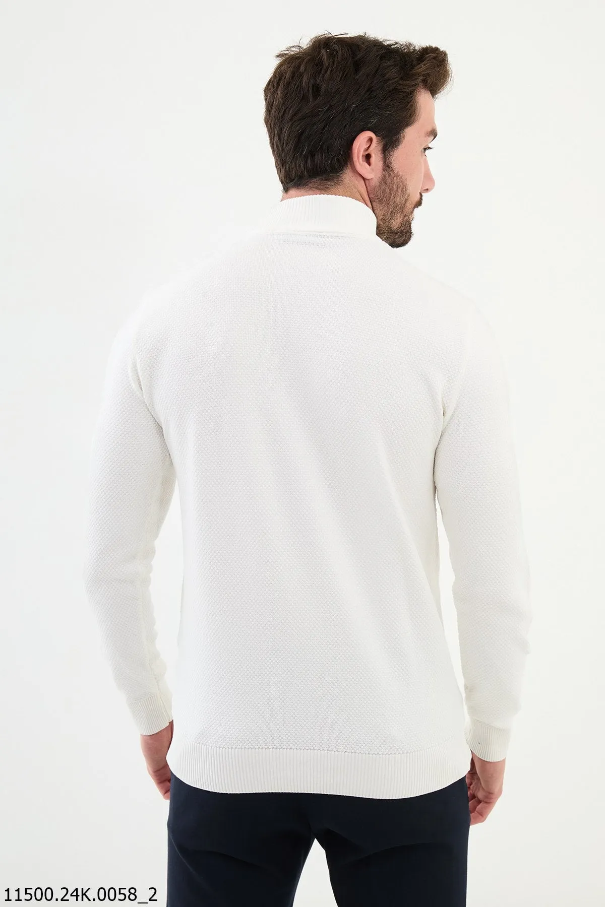 HolloMen White Textured Turtleneck Sweater.