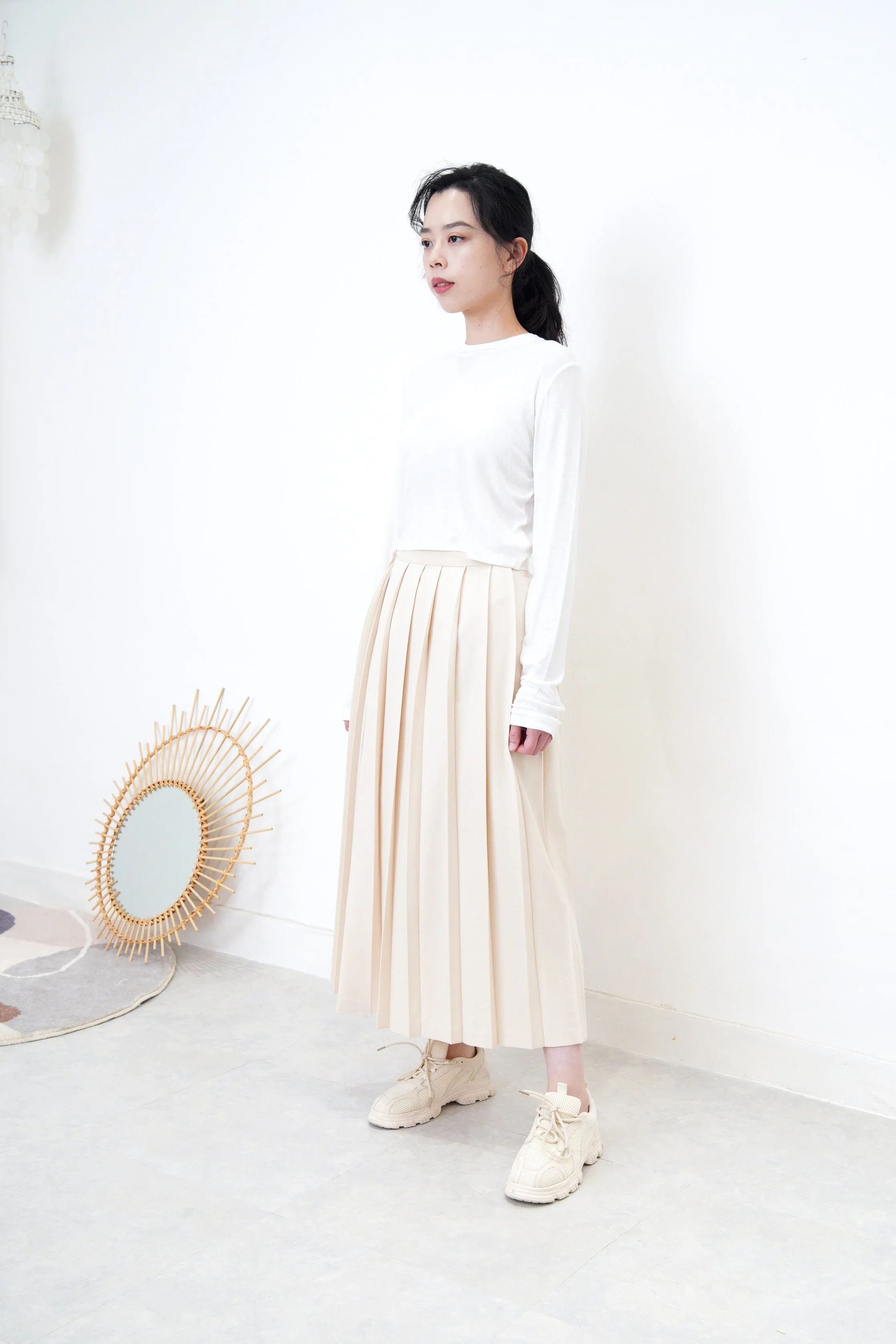 White basic soft top in crop cut